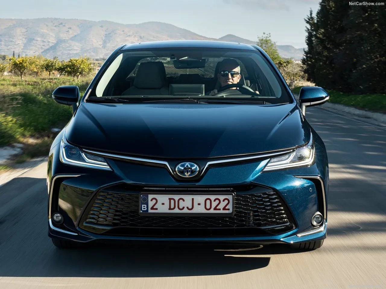 Face avant de la Toyota Corolla Sedan